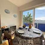 T2 Avec Balcon, Parking Et Proche - - Fr-1-245-187 *