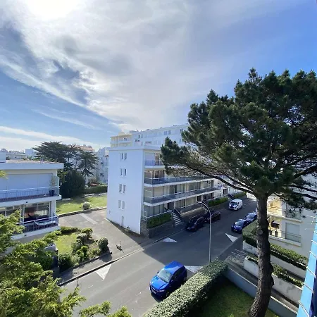 T2 Avec Balcon, Parking Et Proche - - Fr-1-245-187